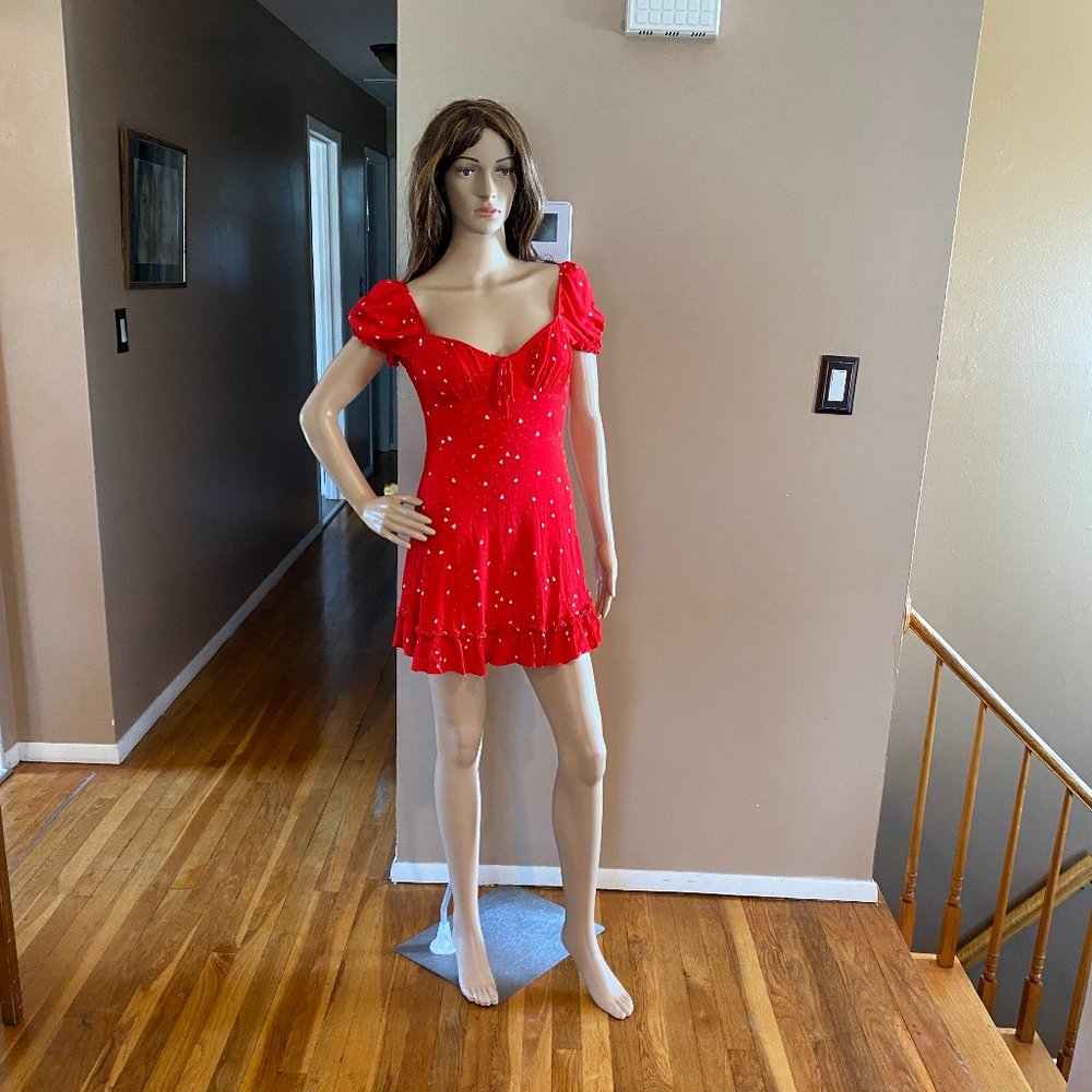 B. Smart Red Heart Short Sleeve Ruffle Hem Rayon Mini Dress